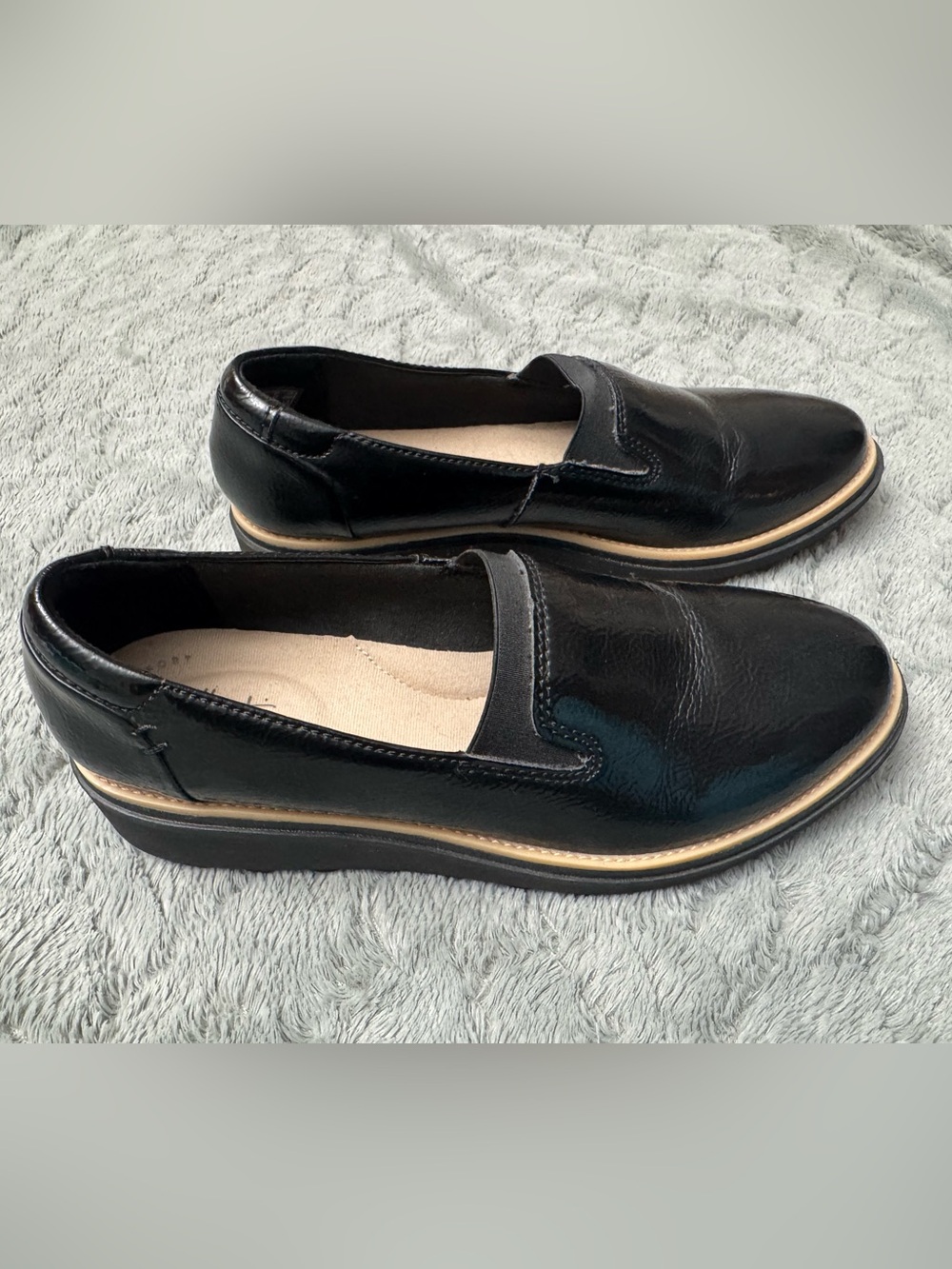 Clarks collection black crinkle patent leather slip on loafers size 6 1/2 - Picture 3 of 6